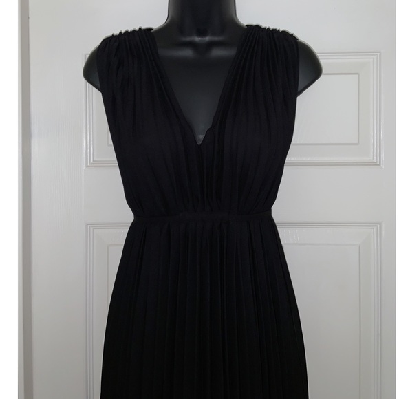 Max Studio V-neck pleated shift dress –– NWT - Picture 5 of 12